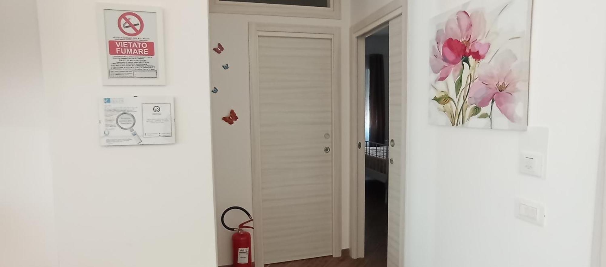 B & B Civico 6 Rooms ซาแลร์โน ภายนอก รูปภาพ