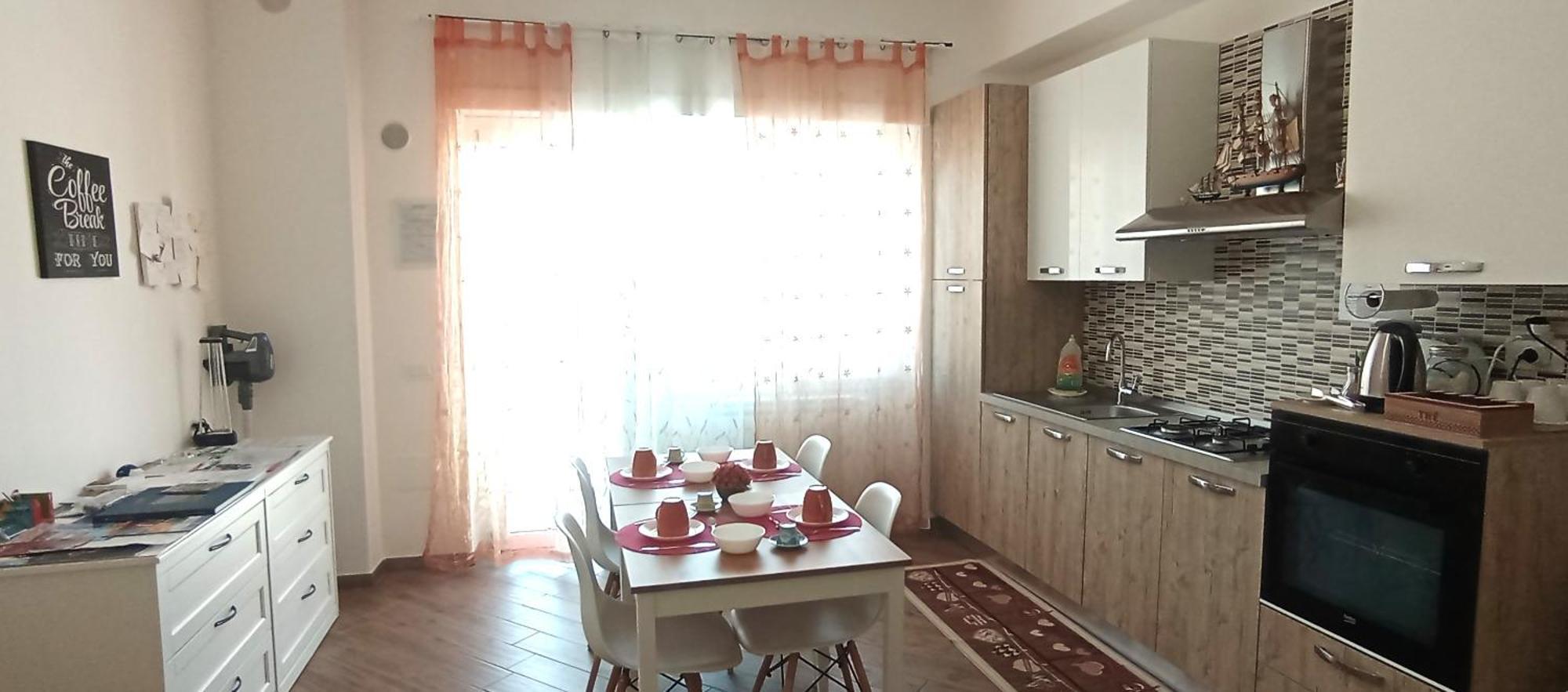B & B Civico 6 Rooms ซาแลร์โน ภายนอก รูปภาพ